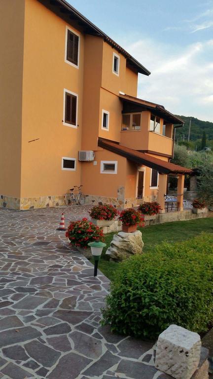 Guest House Nena Motovun Exterior photo